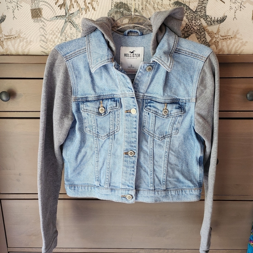 Hollister Women's Light Wash Cropped Denim Jacket With Hoodie